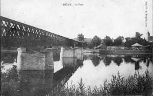 Le pont - Fête foraine en arrière plan